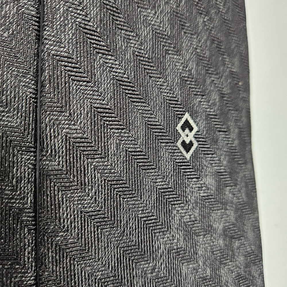 Bugatchi Uomo 100% Silk Necktie-Made in Italy-Black Houndstooth / Geometric